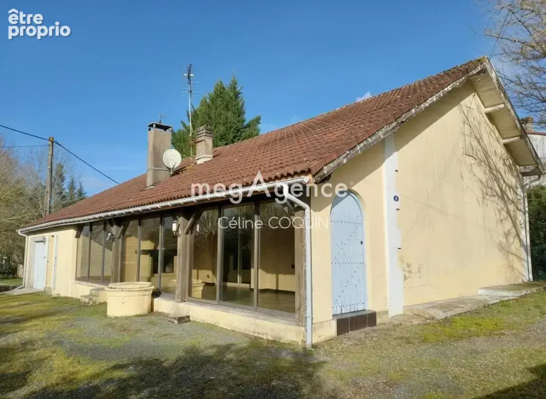 Maison à MONTENDRE
