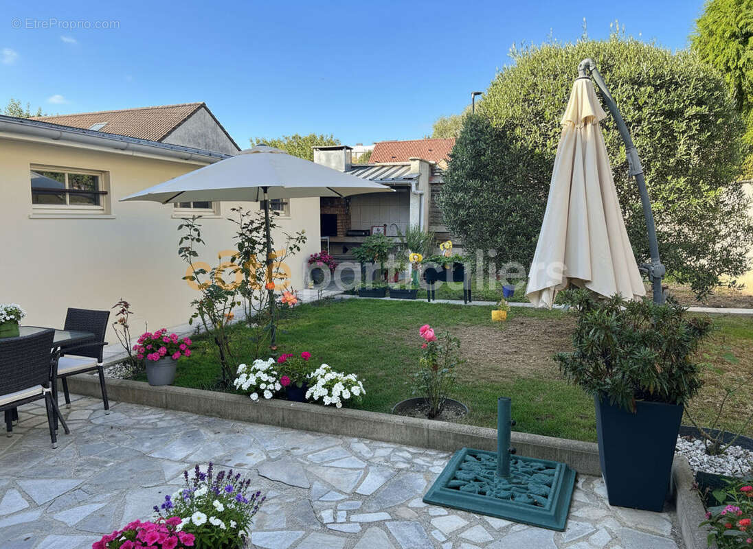 Maison à LIMEIL-BREVANNES