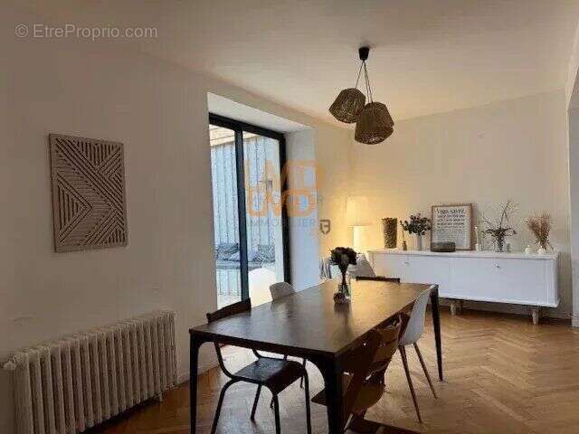 Maison à SALLES-CURAN