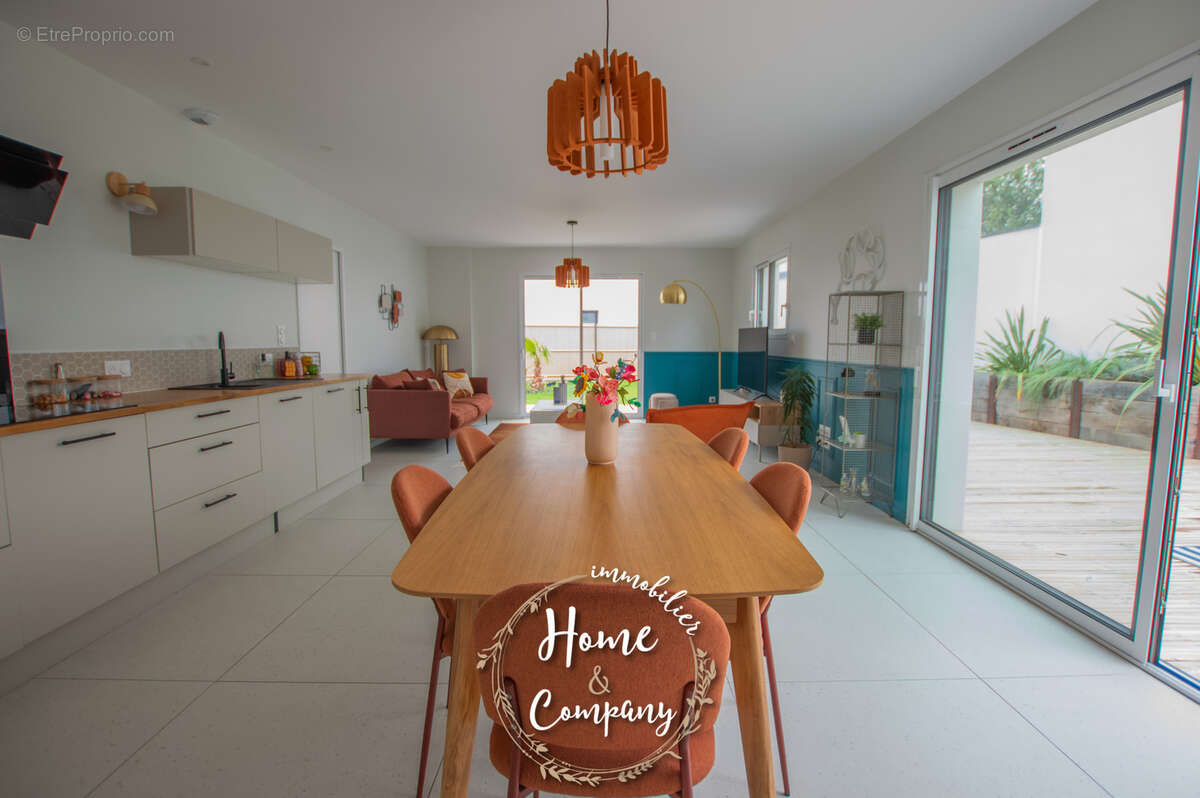 Maison à VAUX-SUR-MER