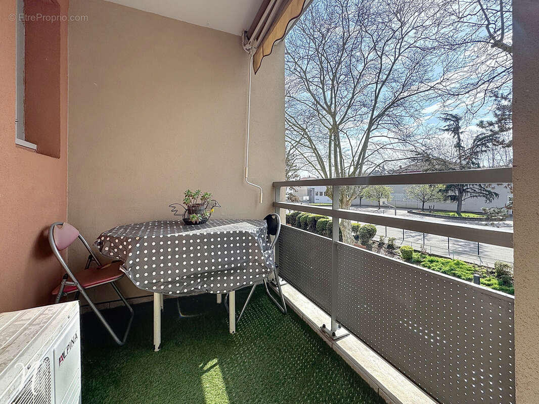 Appartement à OULLINS
