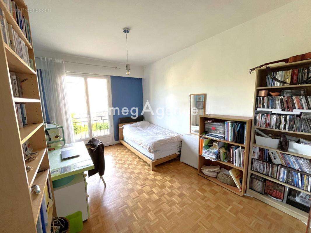 Appartement à SAINT-NOM-LA-BRETECHE