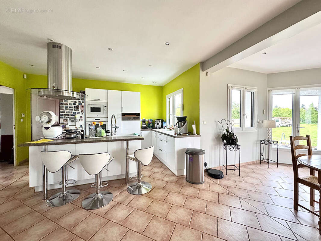 À VENDRE - Maison comtemporaine 5 pièces - 127 m2 avec piscine - photo 5