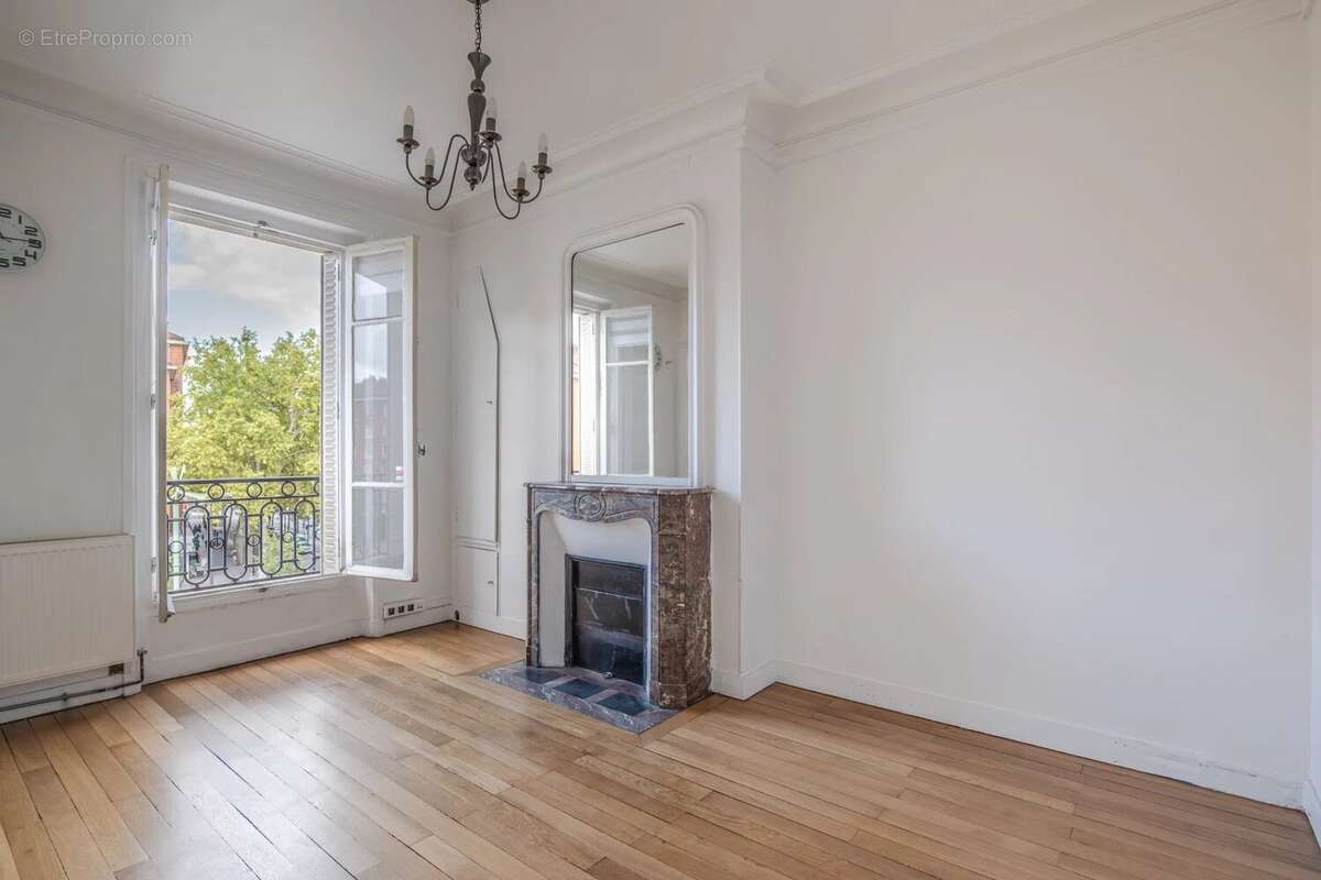 Appartement à PARIS-17E