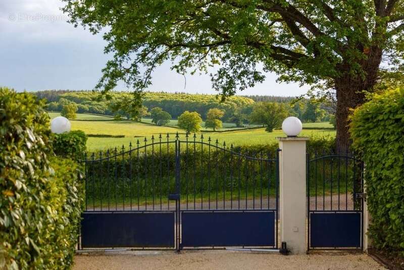 Propriété à vendre 8 pièces, 10 min de Paray Le Monial(71) - photo 5