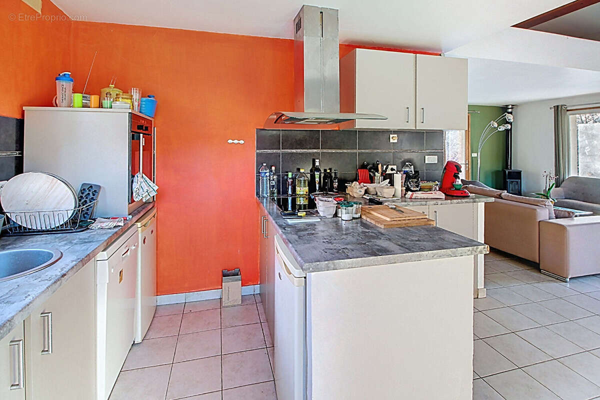 Maison à ENTRECASTEAUX