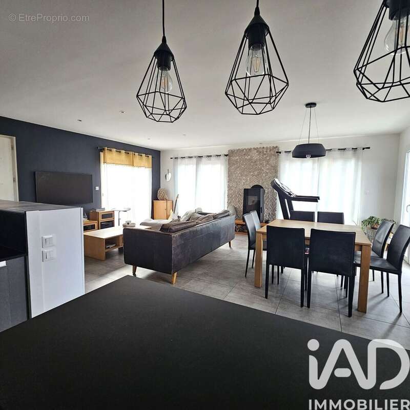 Photo 8 - Maison à SAINT-GENEST-LERPT