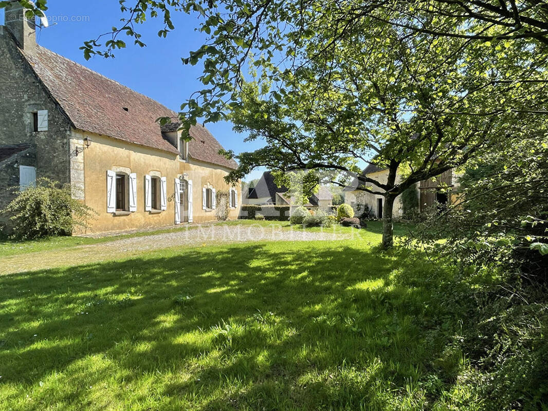 Maison à BELLOU-LE-TRICHARD