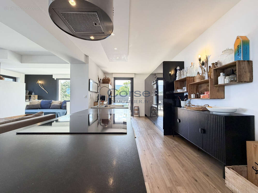Maison 204 m² à Coti-Chiavari  - photo 9