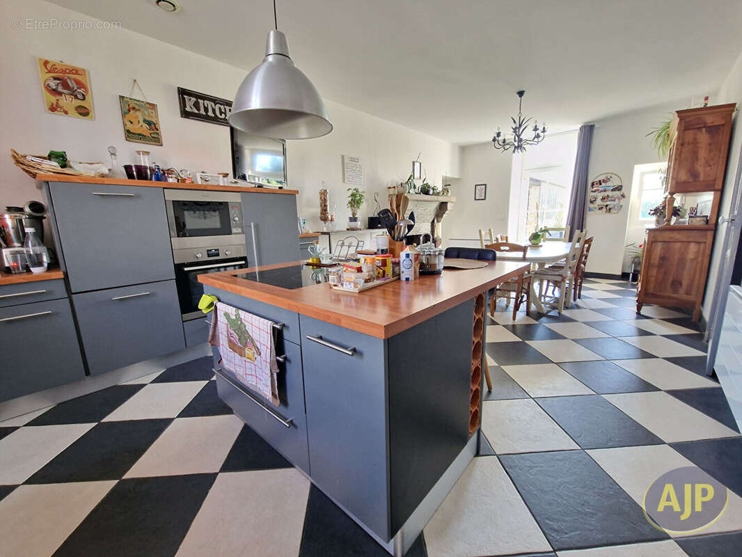 Maison à LA LIMOUZINIERE