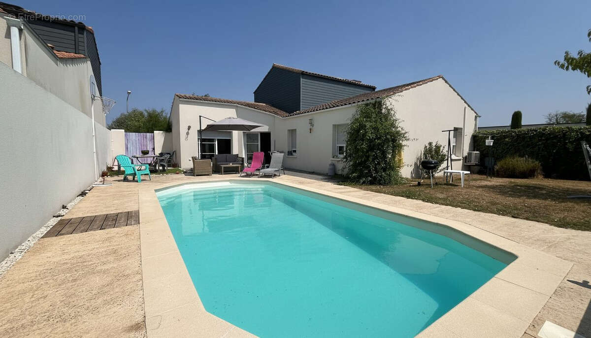 Maison 125 m² à La Rochelle  - photo 6