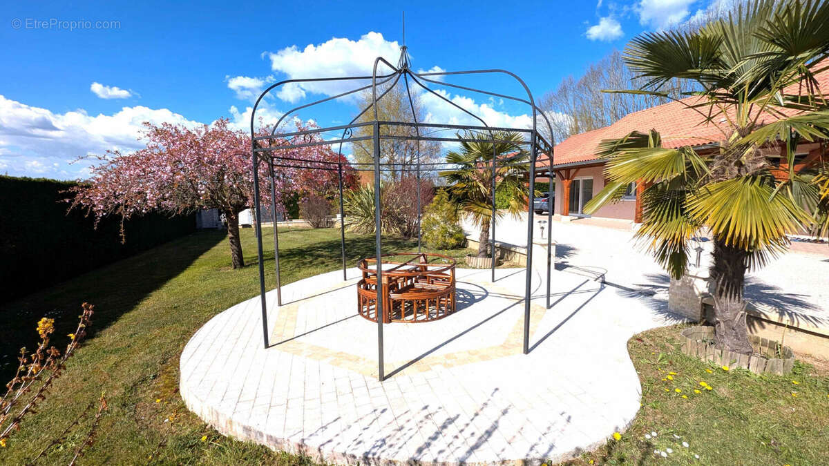 Maison à SAINTE-CROIX