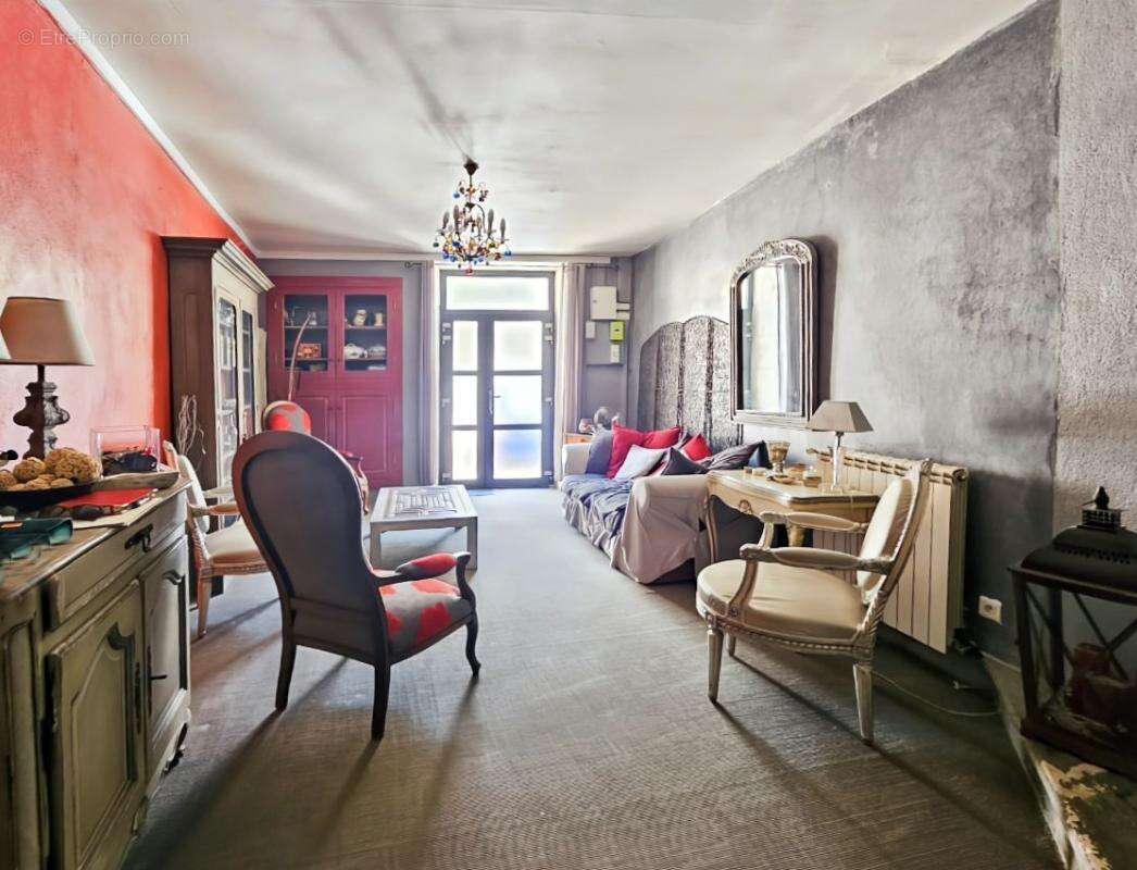 À Vendre à Comps - Maison de village de 180 m² avec extérieur - photo 2