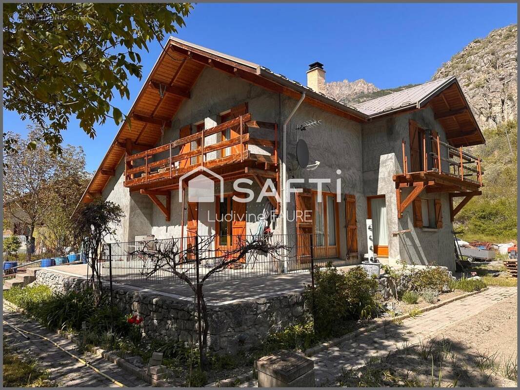 Photo 1 - Maison à LA ROCHE-DE-RAME