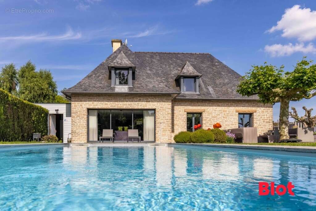 Maison à VERN-SUR-SEICHE