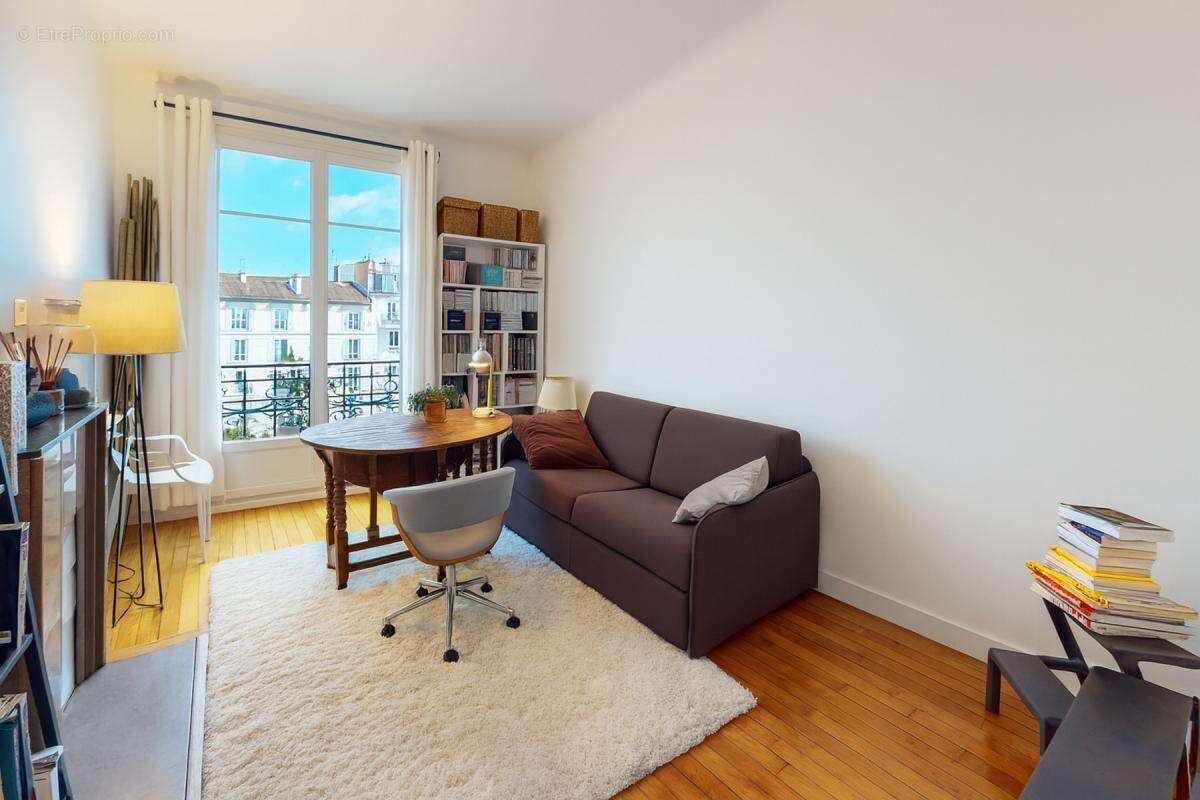 Appartement à COURBEVOIE