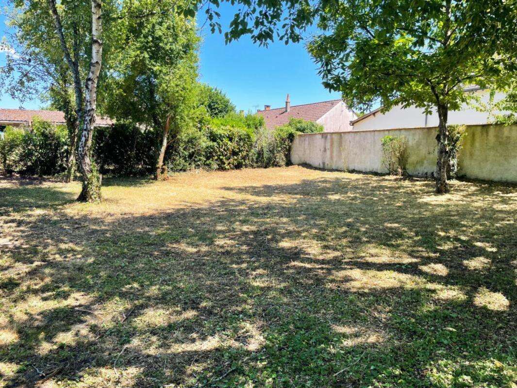 Maison à LA CHAPELLE-SAINT-MESMIN