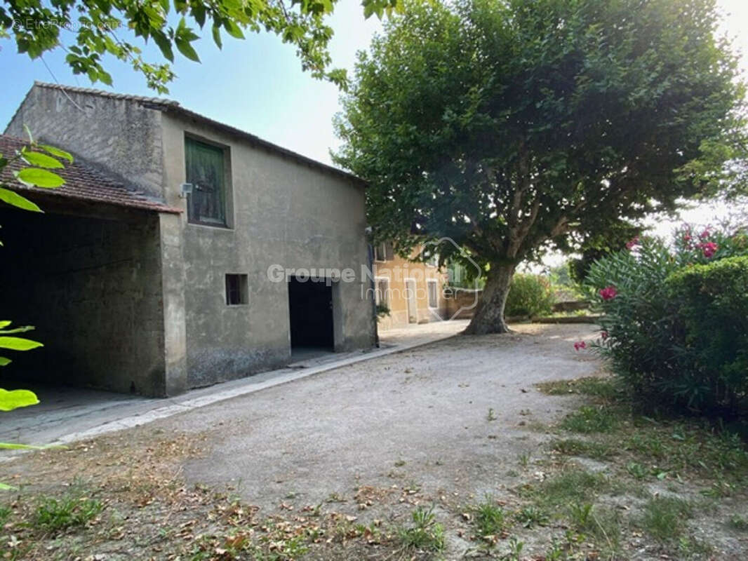 Mas à  Jonquieres 5 pièce(s) 218m2 - photo 9