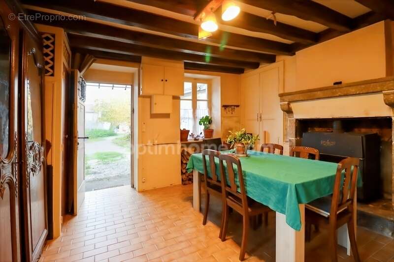 Maison à MAGNAC-LAVAL