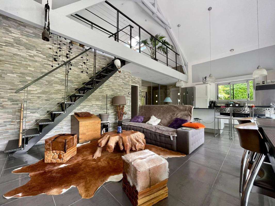 Maison à CHINDRIEUX