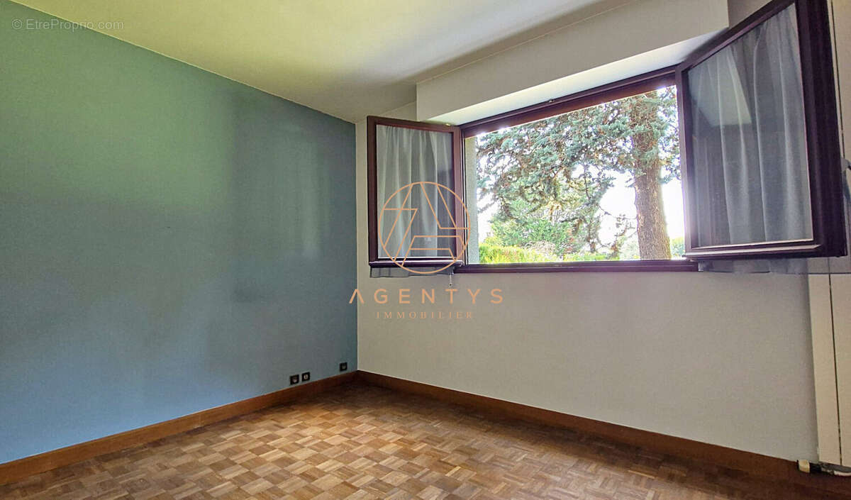 Appartement à LE PERREUX-SUR-MARNE