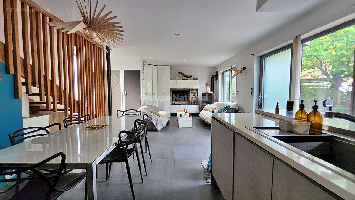 Maison Septèmes-Les-Vallons 4 pièce(s) 103 m2 - photo 6