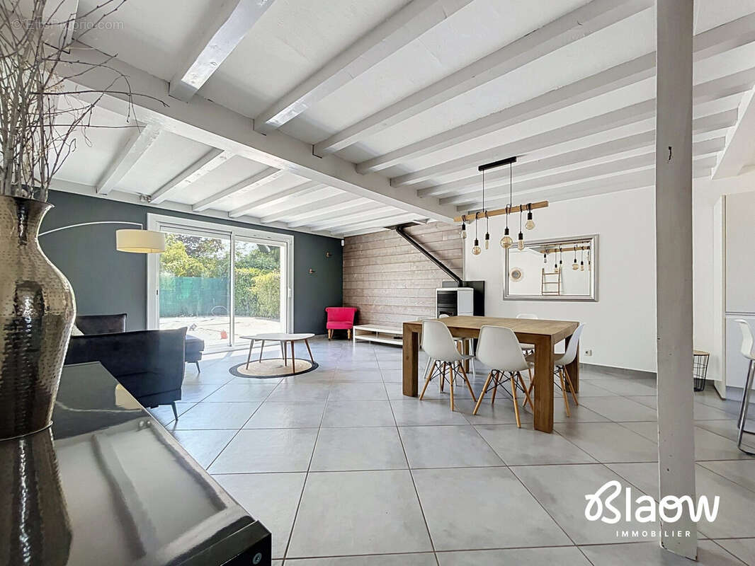 Maison 146 m² à Chassieu  - photo 3