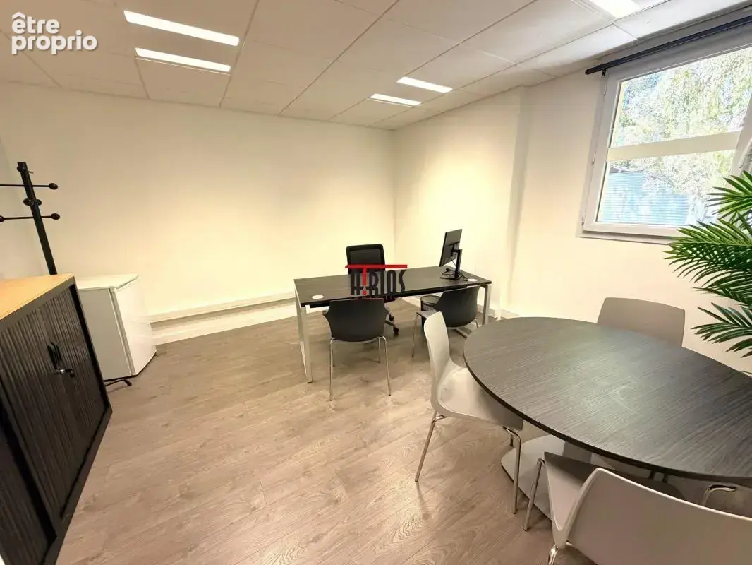 Bureaux 170 m² + terrasse 10 m² - photo 10