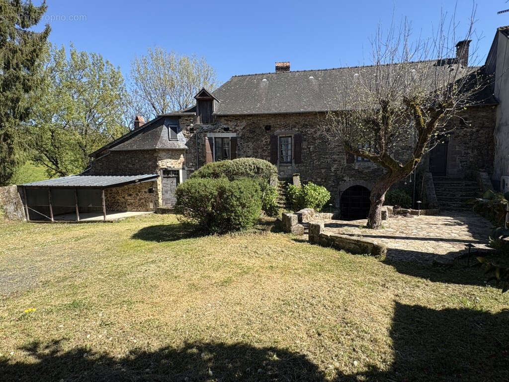 Maison à SAINT-SOLVE