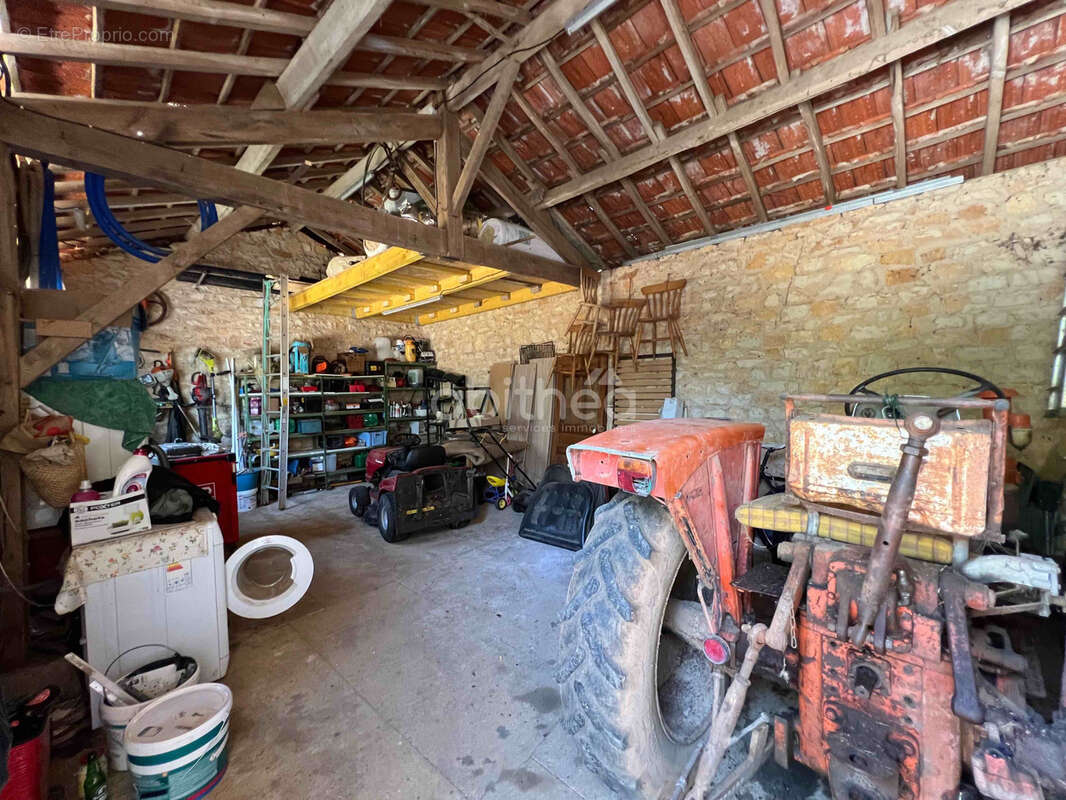 Unique house with outbuildings and large grounds   Chassiecq (16350) - photo 15