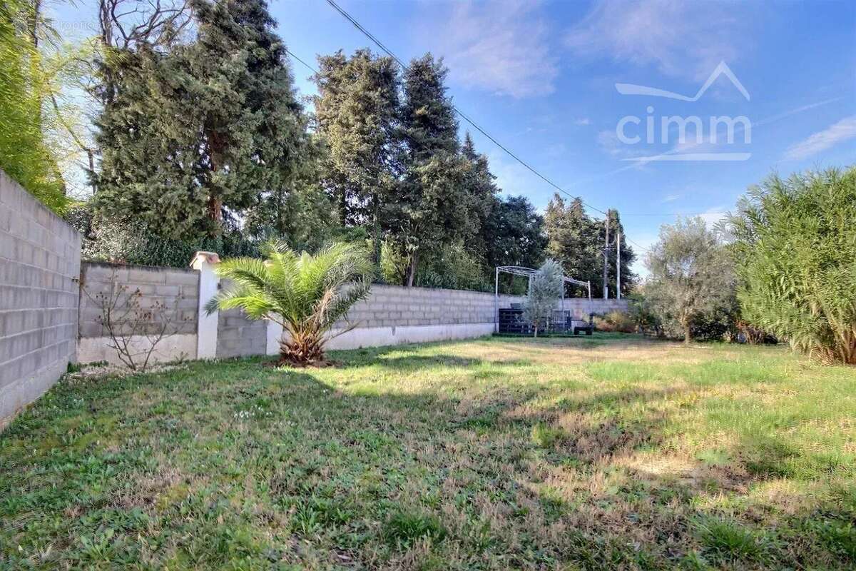 Maison à MONTELIMAR