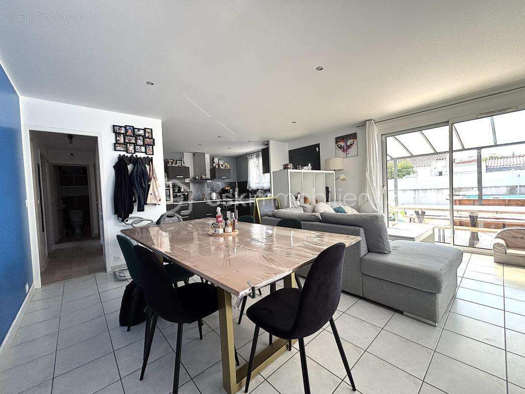 Belle villa de PLAIN-PIED avec 3 chambres dans quartier residentiel très calme avec piscine hors-sol - photo 2