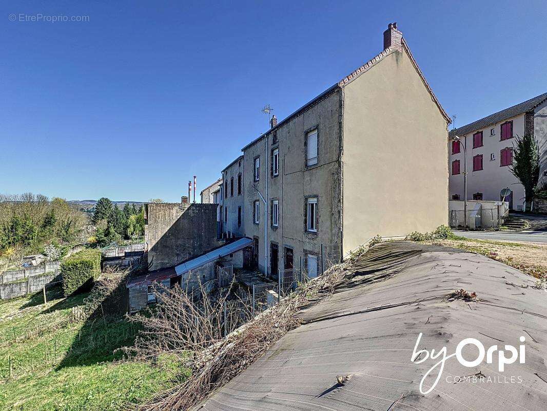 Appartement à SAINT-ELOY-LES-MINES