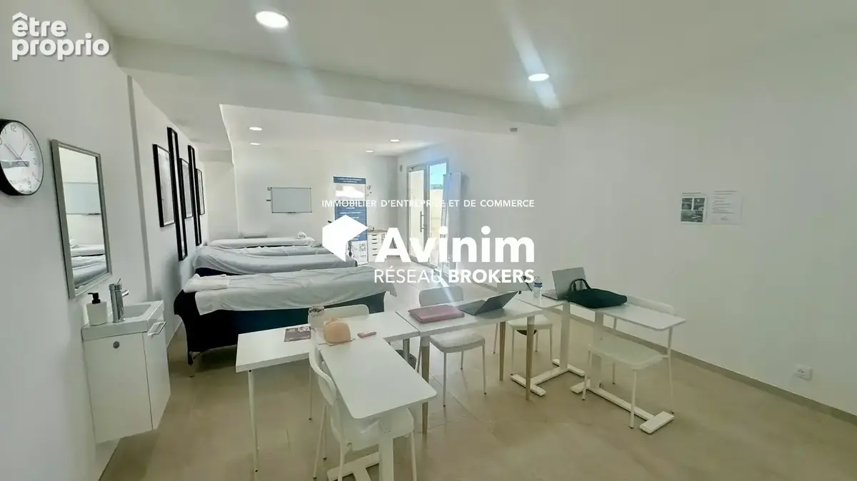 Commerce 170 m² à Marseille-11e  - photo 8