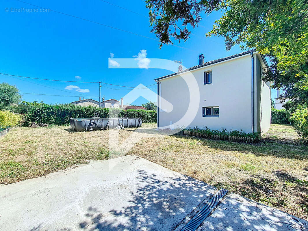 Maison à MONTELIMAR