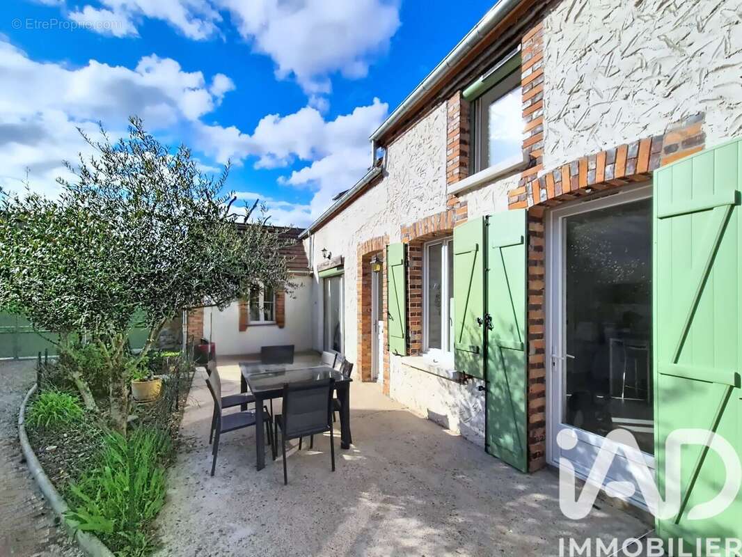 Photo 6 - Maison à VILLENEUVE-LA-GUYARD