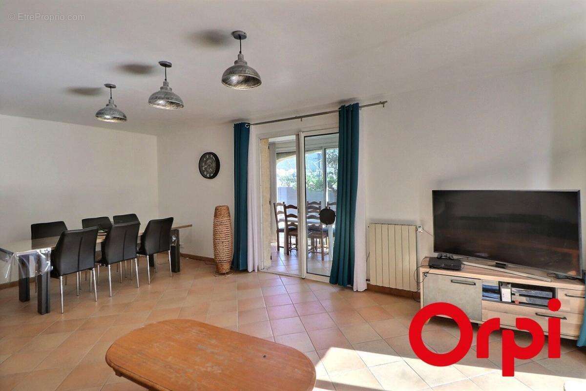 Appartement à MARSEILLE-11E