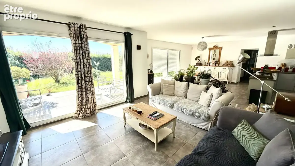 Villa de plain pied sur 5500 m² de terrain en campagne. - photo 6
