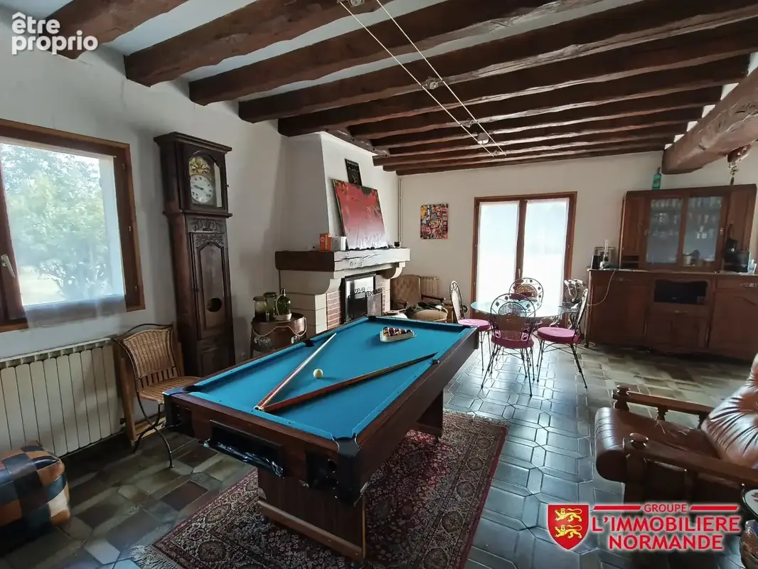 Maison traditionnelle à rénover - 5 chambres - 4390 m² de terrain - photo 6