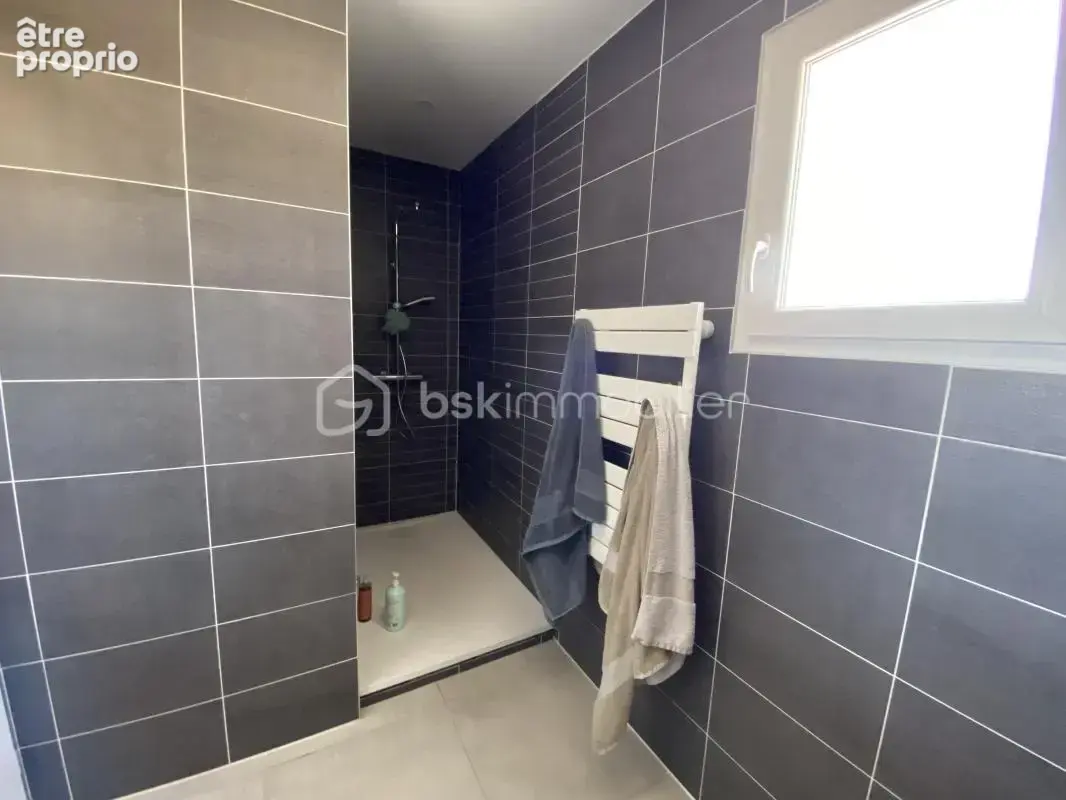 Rare maison de 2020 dans un cadre paisible et verdoyant avec dpe a - photo 17