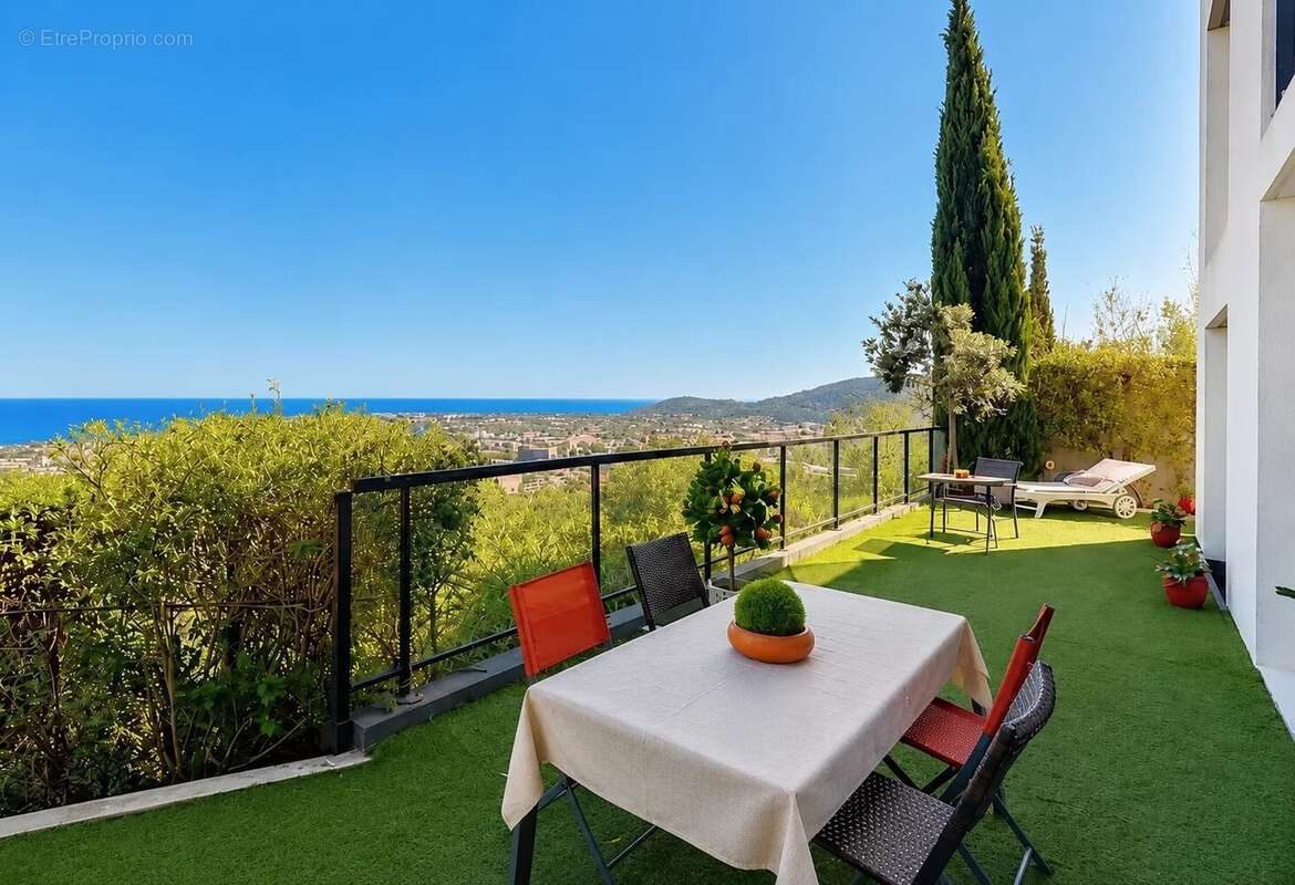 Hyères – Appartement esprit d’une villa, vue mer, jardin et double garage - photo 4