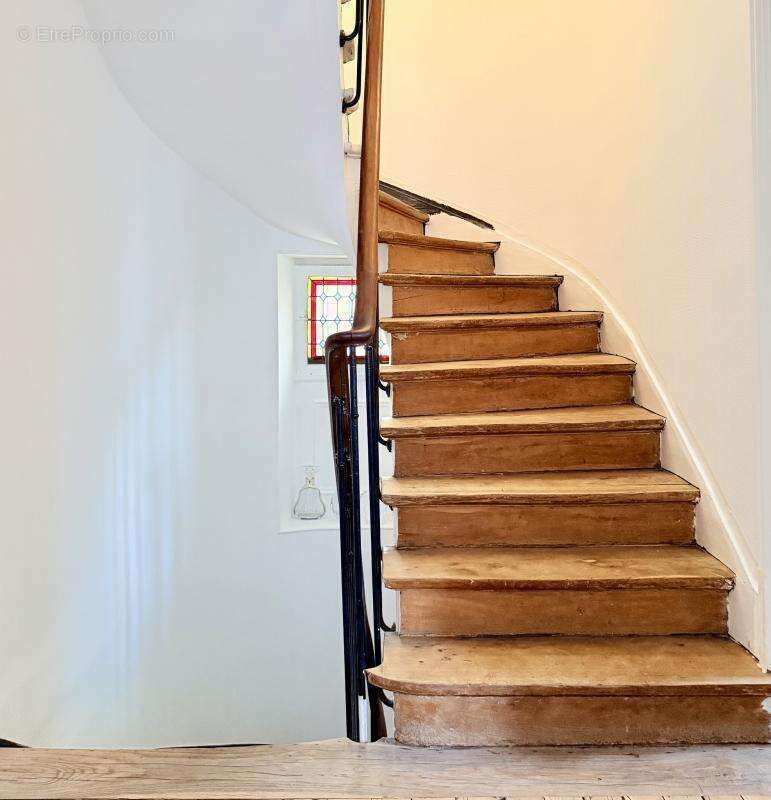 COUP DE CŒUR ASSURÉ – Élégante maison de caractère aux volumes exceptionnels avec jardin - photo 12