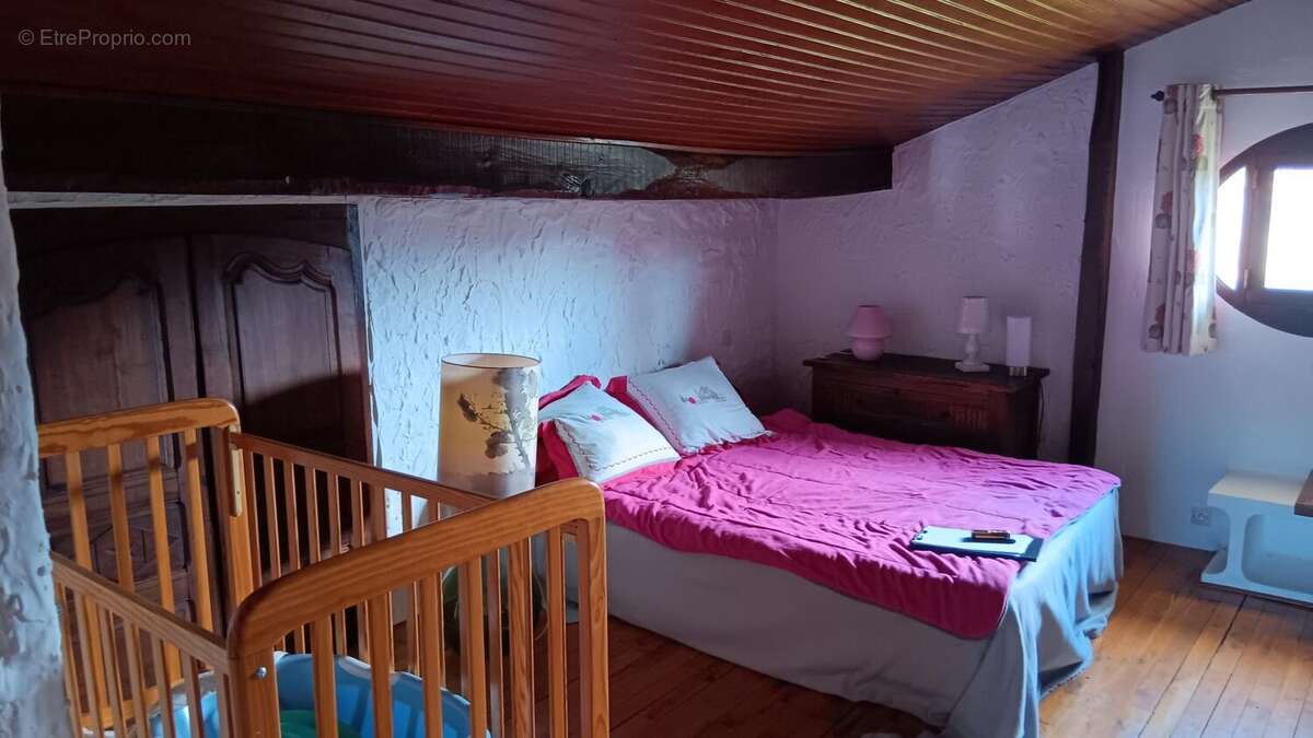 Maison à MONTREJEAU