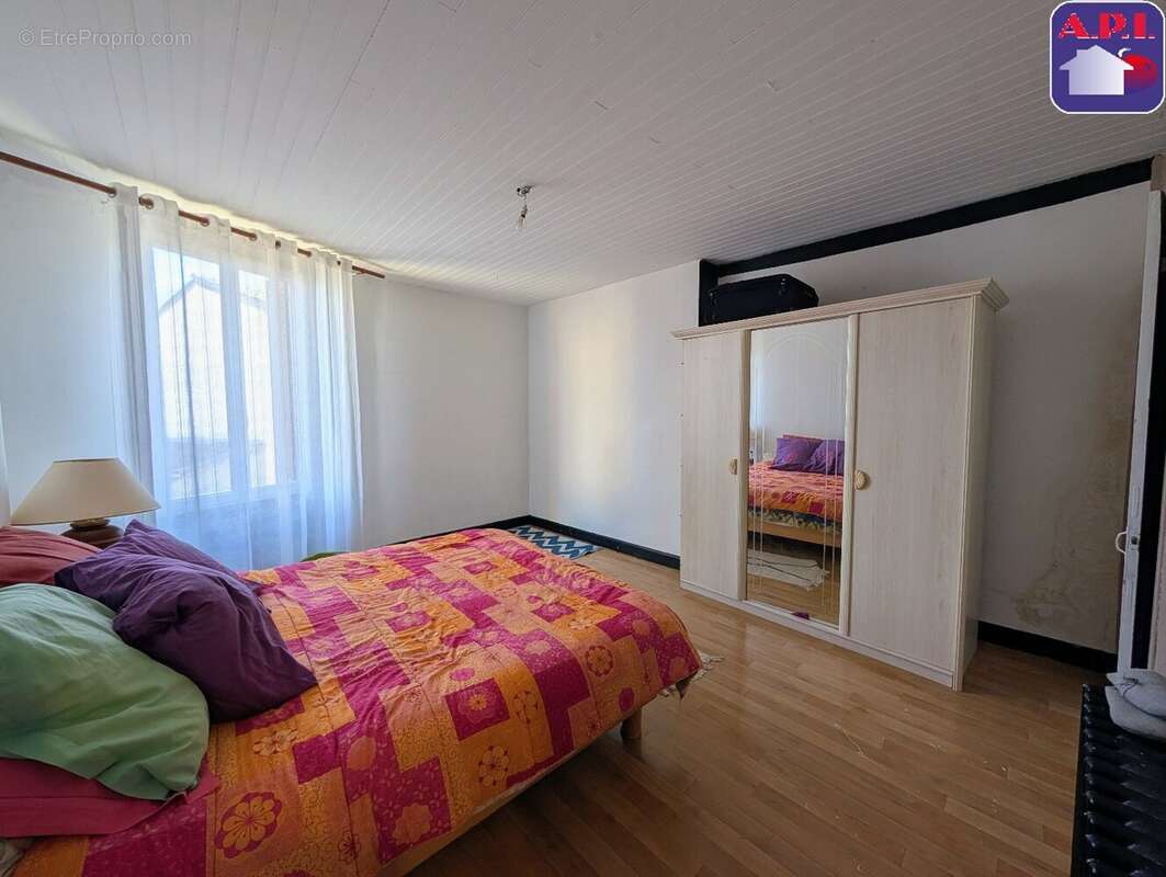 Maison à VILLENEUVE-D'OLMES