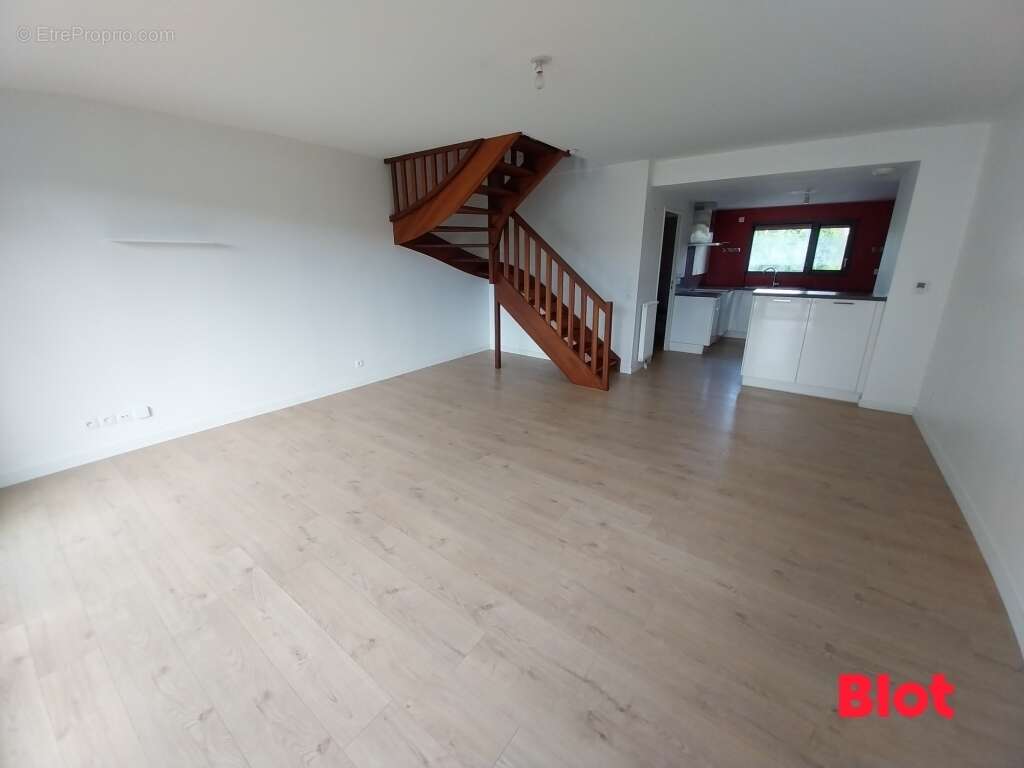 Appartement 68 m² à Pace  - photo 3