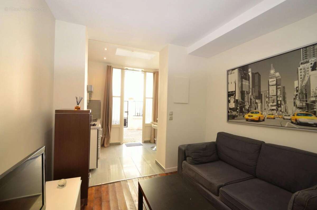 Appartement à PARIS-8E
