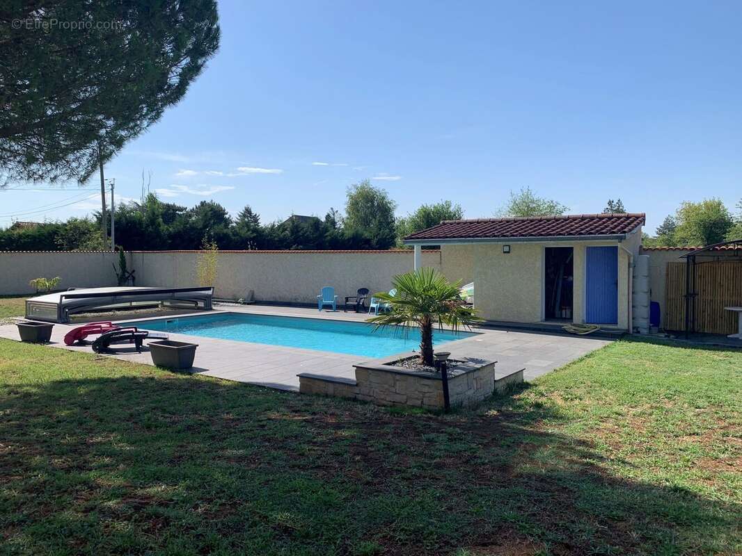 Maison 164 m² à Andrezieux-Boutheon  - photo 3
