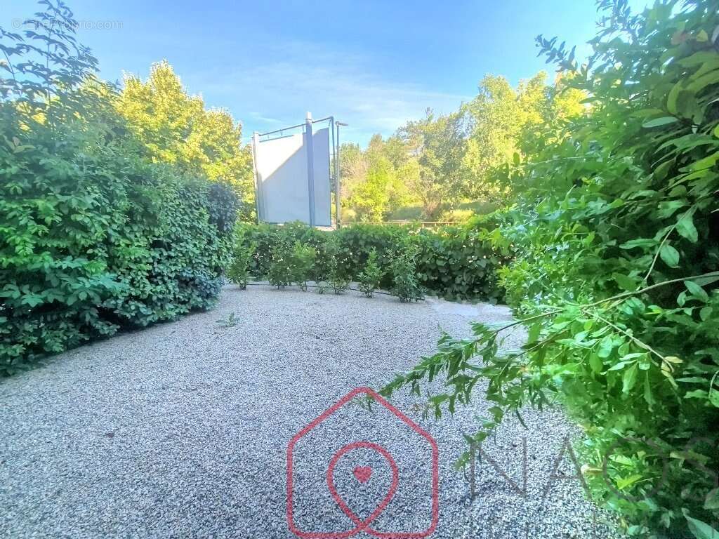 Appartement à GREOUX-LES-BAINS