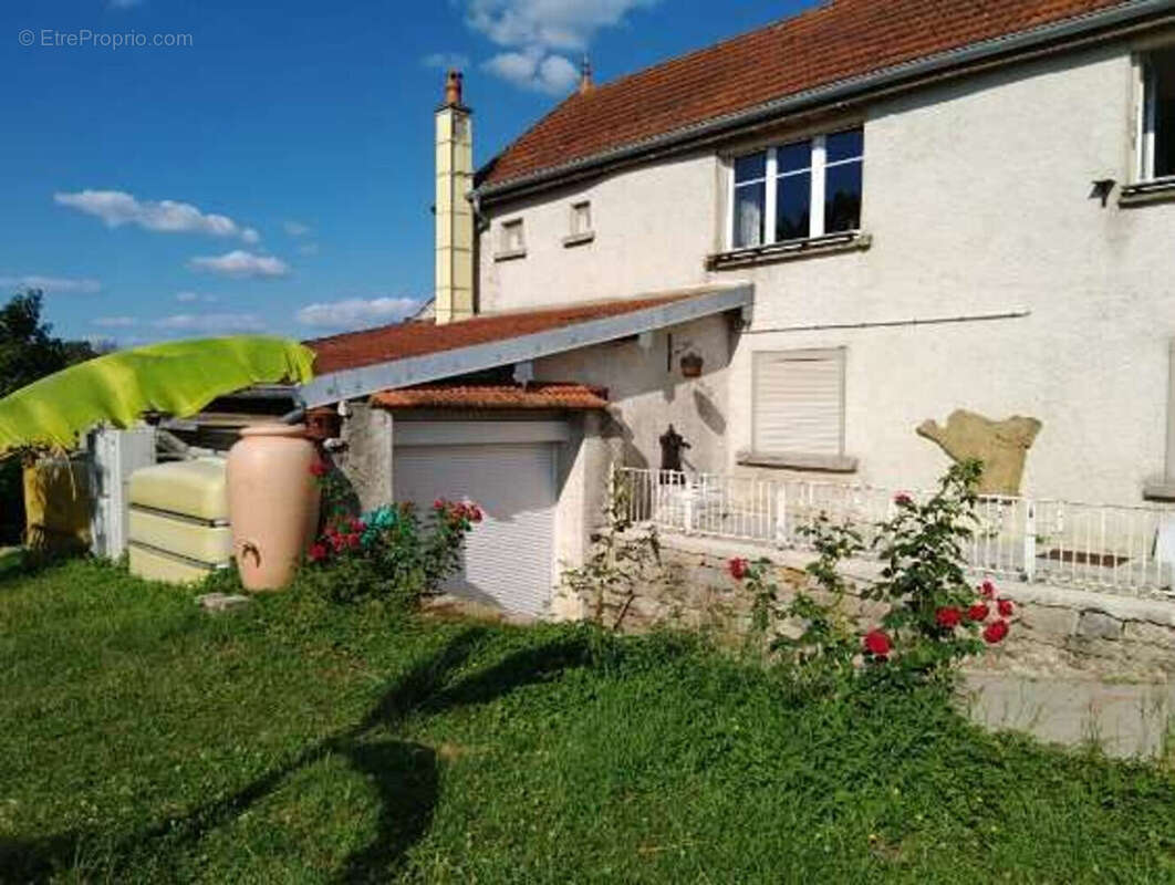 Maison à POUILLEY-LES-VIGNES