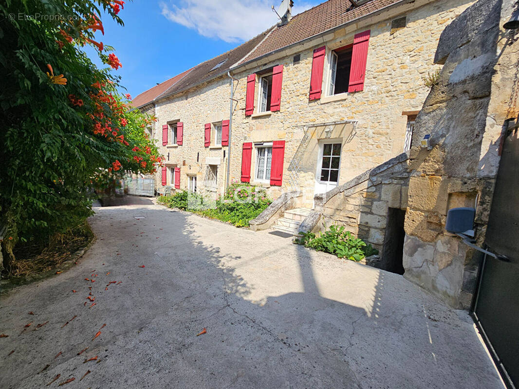 Maison à BURY